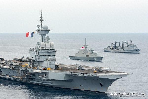 长春股票配资网 英媒爆料: 法航母在南海追逐中国潜艇？结果碰上中国40艘军舰懵了